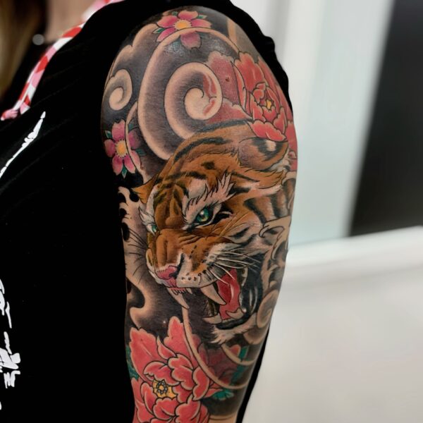 Tatuaje japones a color por Dida en Dida Tattoo Elche