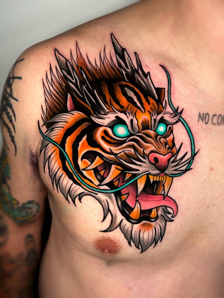 Tatuaje minimalista personalizado en Dida Tattoo Elche