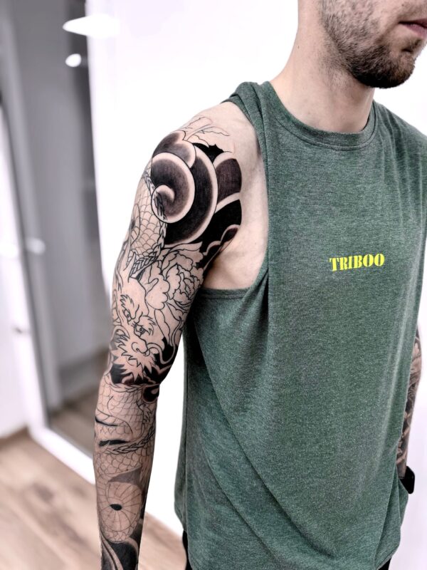 Tatuaje realista de gran formato por Dida en Dida Tattoo Elche