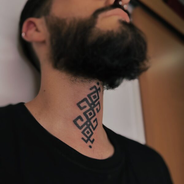 Tatuaje neotradicional de gran formato por Brina en Dida Tattoo Elche